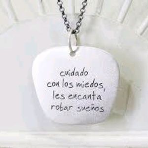 Meet your Posher, Mariel